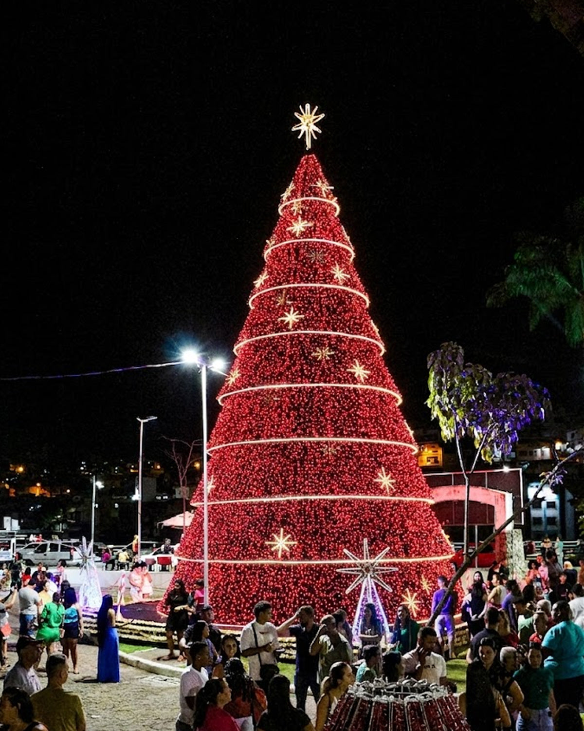 Árbol de Navidad LED Espiral Gigante Rojo Comercial - 6M(20FT) / 10M(33FT) / 15M(50FT) y Tamaños Personalizados