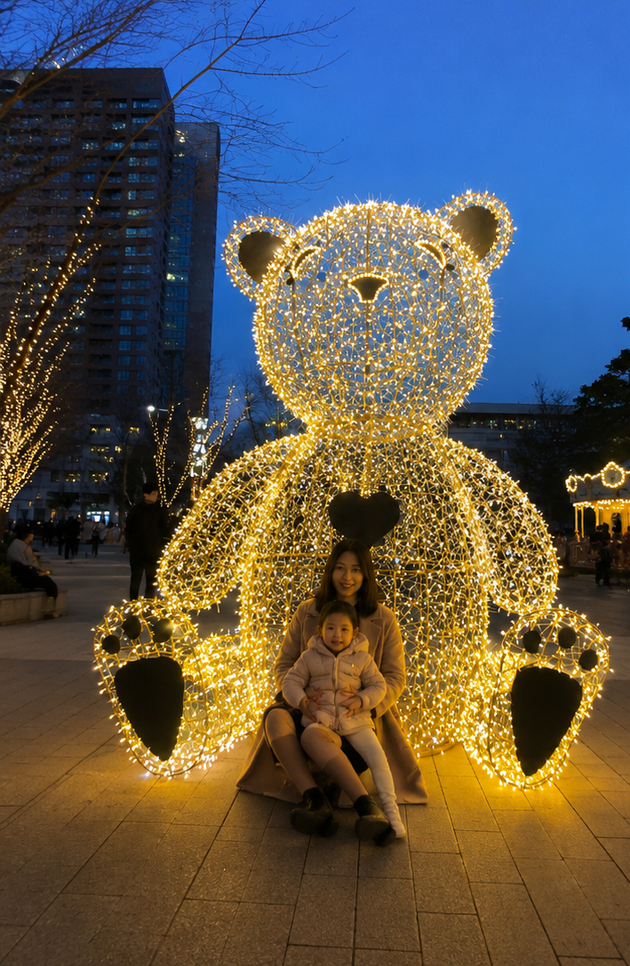 Commercial Holiday Lighting Solutions Walk-Through 3D LED Giant Bear | Hollow Frame Photo Op Display